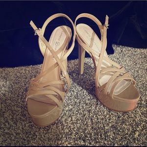 Chinese laundry pageant heals. 4 inch size 8.5